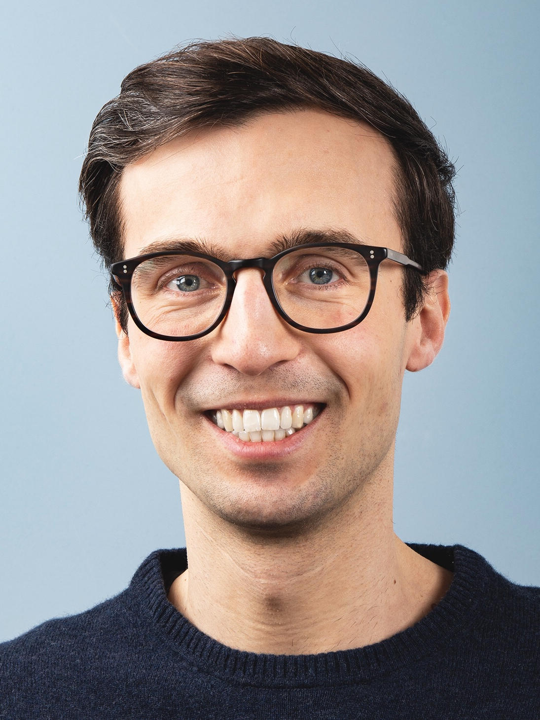 Marc Thomas hat Betriebswirtschaftlehre studiert und Erfahrung im Online-Marketing gesammelt.