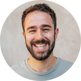 Selcuk Aciner hat BWL an der Universität Erlangen-Nürnberg studiert und noch während des Studiums das Start-up Happy-Strappy gegründet..