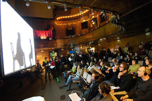 Das Kino mit einem Schwarz-Weiß-Film der anderen Art