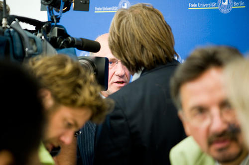 September: Internationale Medien beim Expertenforum: Kurz vor der Bundestagswahl analysierten Wissenschaftler der Freien Universität Berlin die politische Situation in Deutschland.