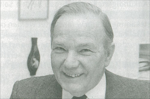 Helmut Kewitz war Gründungsstudent der Freien Universität und hatte später dort den ersten Lehrstuhl für Klinische Pharmakologie inne.