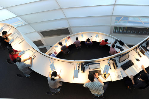 Vor zehn Jahren wurde die Philologische Bibliothek vom Architekturbüro Foster gebaut. Sie vereint zahlreiche philologische Einzelbibliotheken.