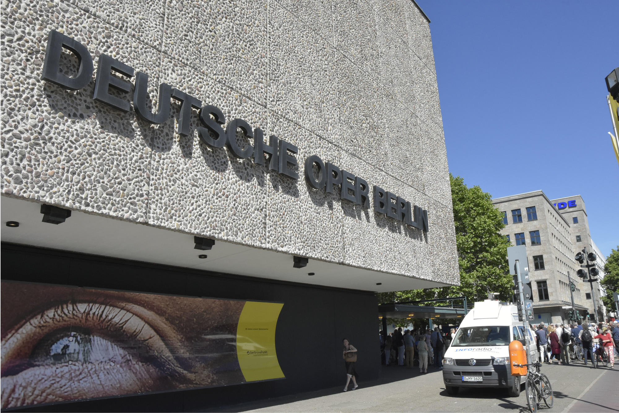 ....in deren Nähe, in der Krummen Straße, war der damals 26-Jährige Benno Ohnesorg vom Polizisten Karl-Heinz Kurras erschossen worden.