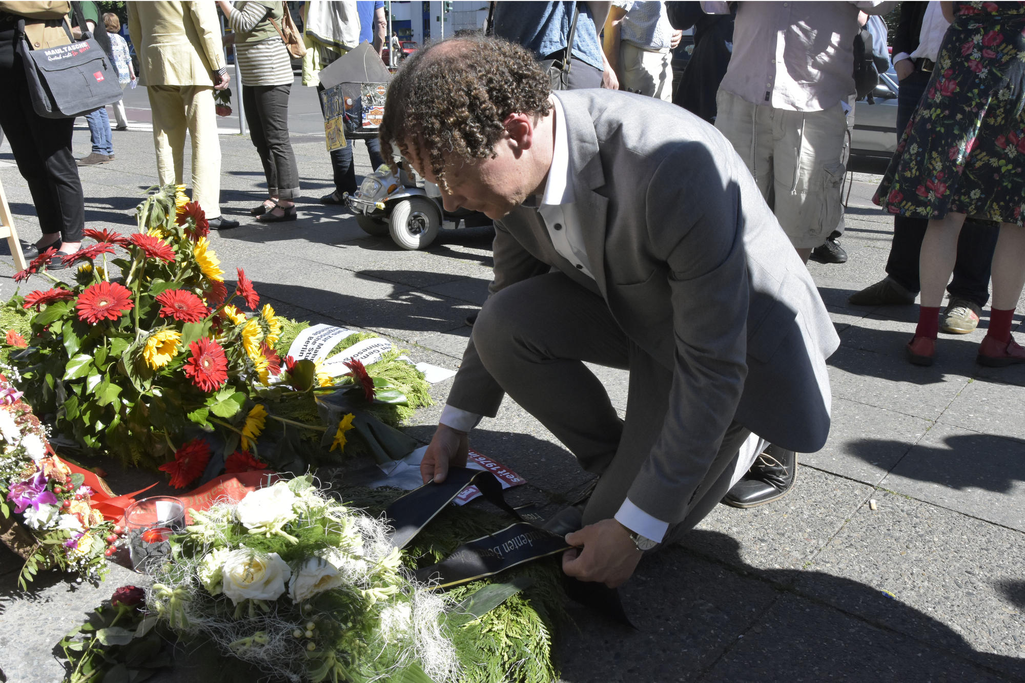 Auch Klaus Hofmann-Holland, Vizepräsident der Freien Universität Berlin, legte im Namen der Hochschule einen Kranz nieder.