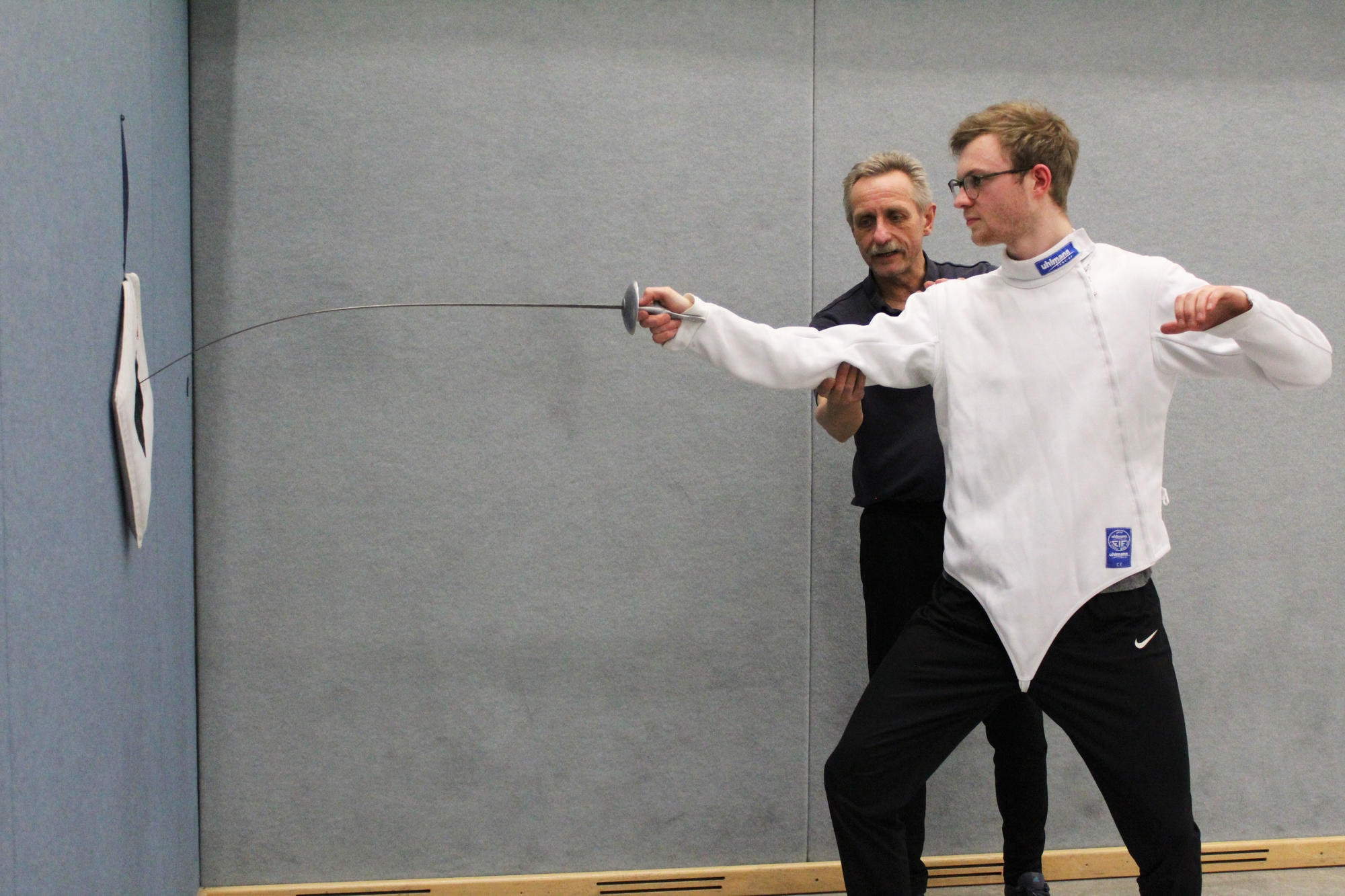 Lernen vom Profi: Michael Camin (hinten) und Leon Holly.