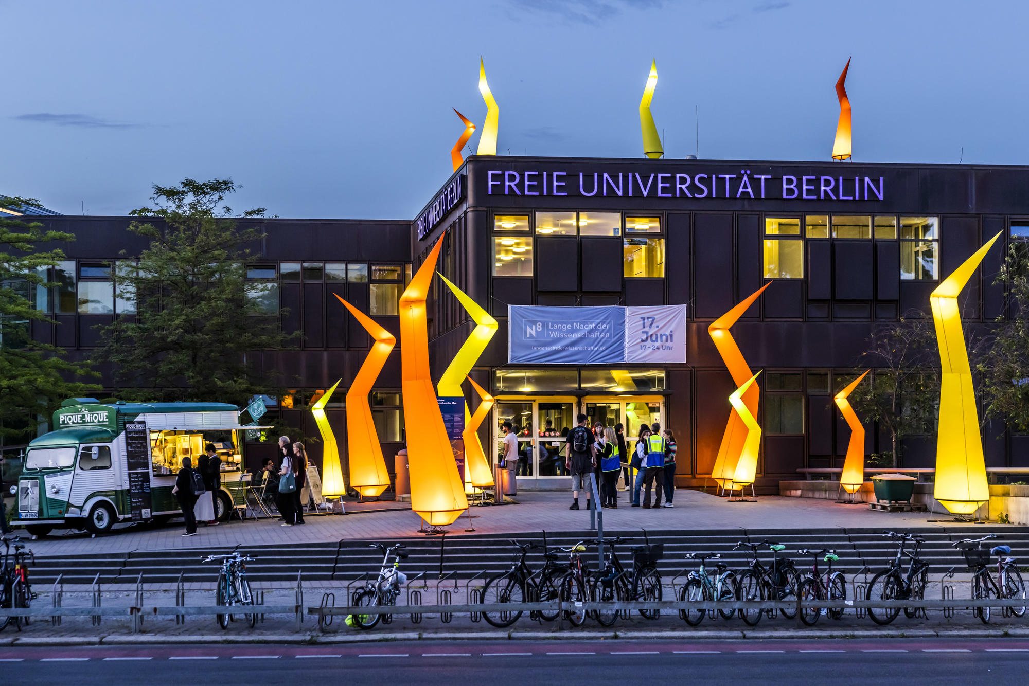 Abendstimmung auf dem Dahlemer Campus.