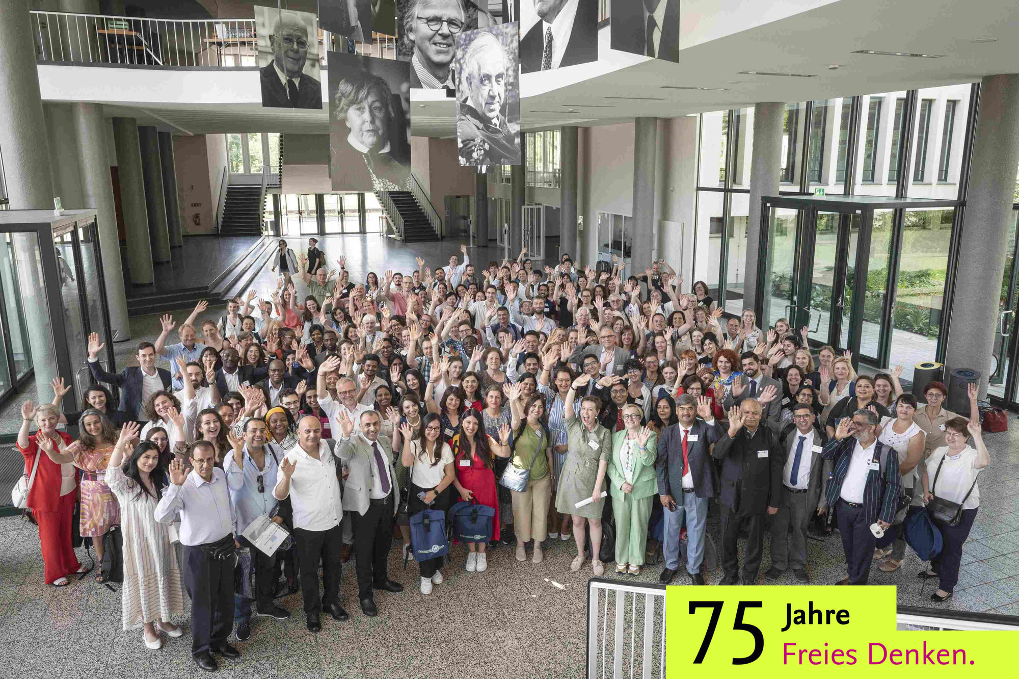 Willkommen! Bei der International Staff Training Week, einer einwöchigen Weiterbildungsveranstaltung, kamen 143 Universitätsmitarbeitende aus 40 Ländern an der Freien Universität zusammen.