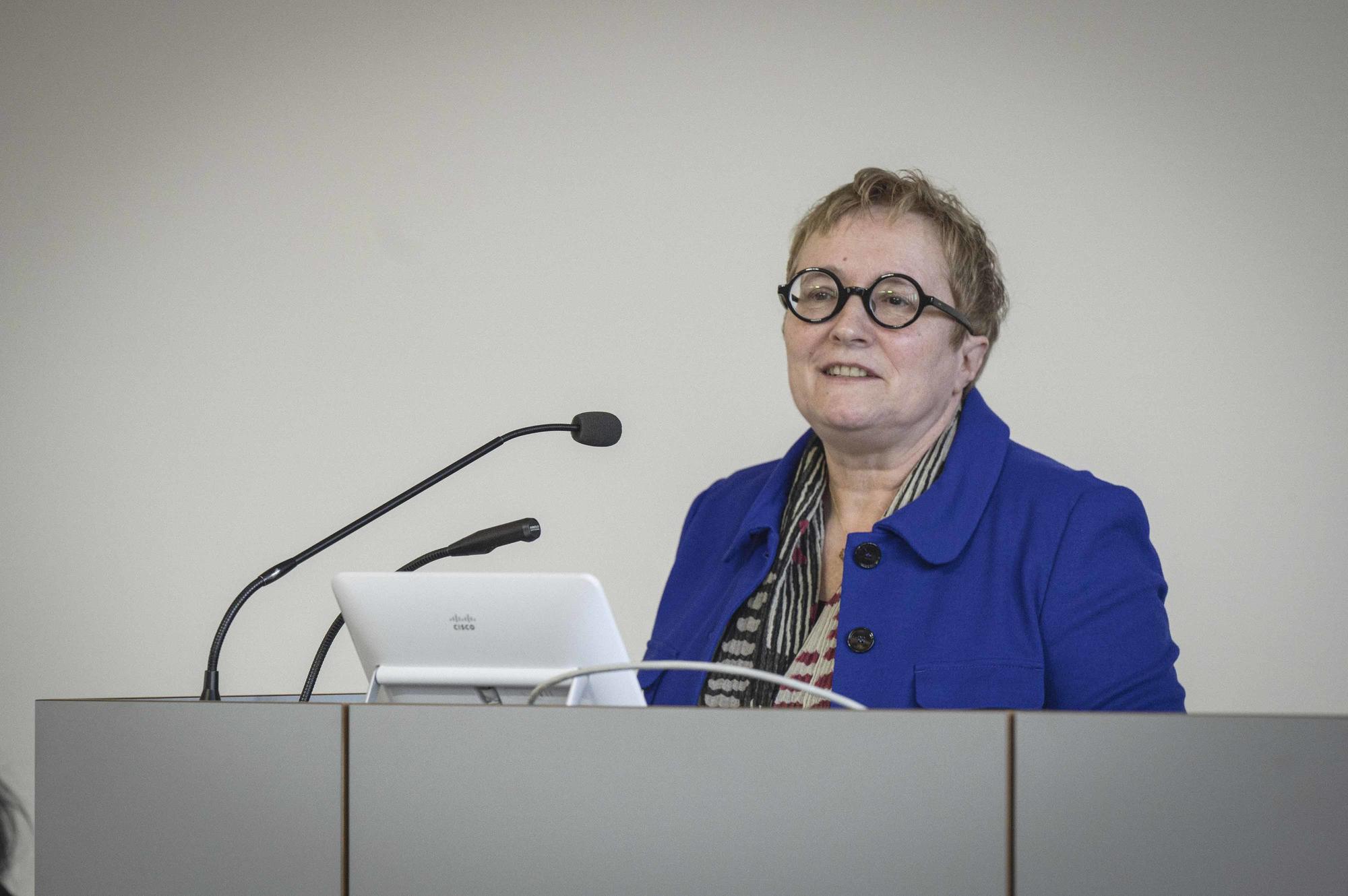 Vizepräsidentin Professorin Verena Blechinger-Talcott begrüßte Saba-Nur Cheema und Meron Mendel und moderierte mit Professor Rainer Kampling die anschließende Diskussion.