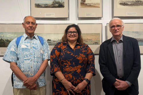 Historiker Professor Shekhar Pathak (People’s Association for Himalayan Area Research), Vibhuti Sukhramani (Leiterin FU-Verbindungsbüro Neu-Delhi) und Humangeograf Professor Hermann Kreutzmann (Freie Universität Berlin)