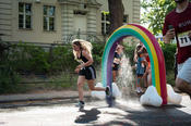 Erfrischung gab es auch unter dem Regenbogen.