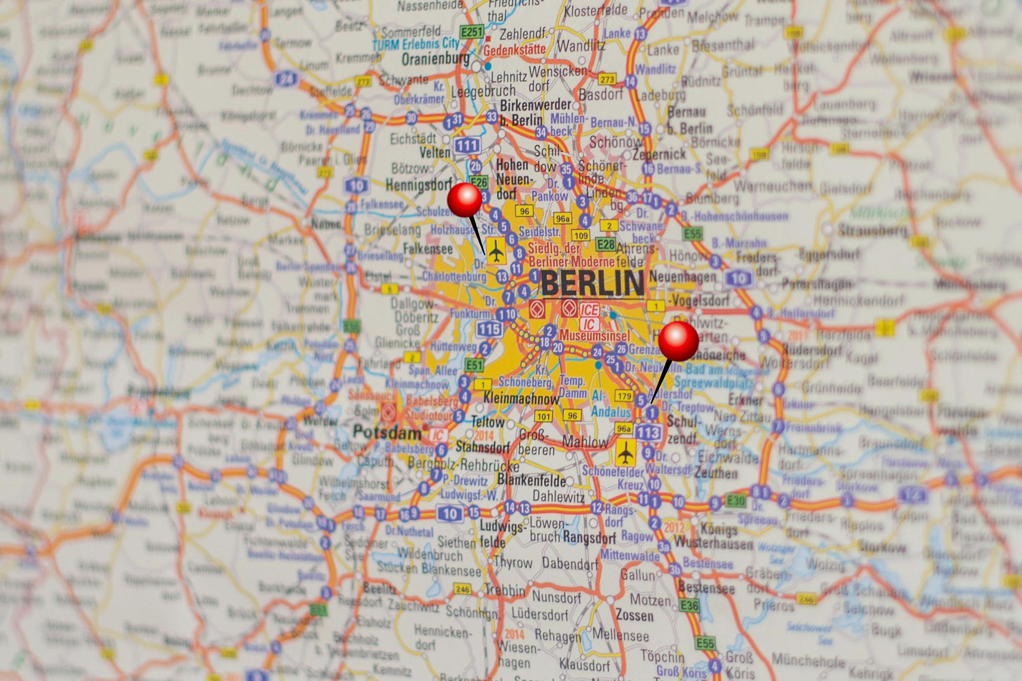 Wie kommt man am schnellsten von A nach B? Effiziente Algorithmen helfen, die beste Route zu finden. Ein Beispiel von vielen, wie viel Mathematik im Alltag steckt.