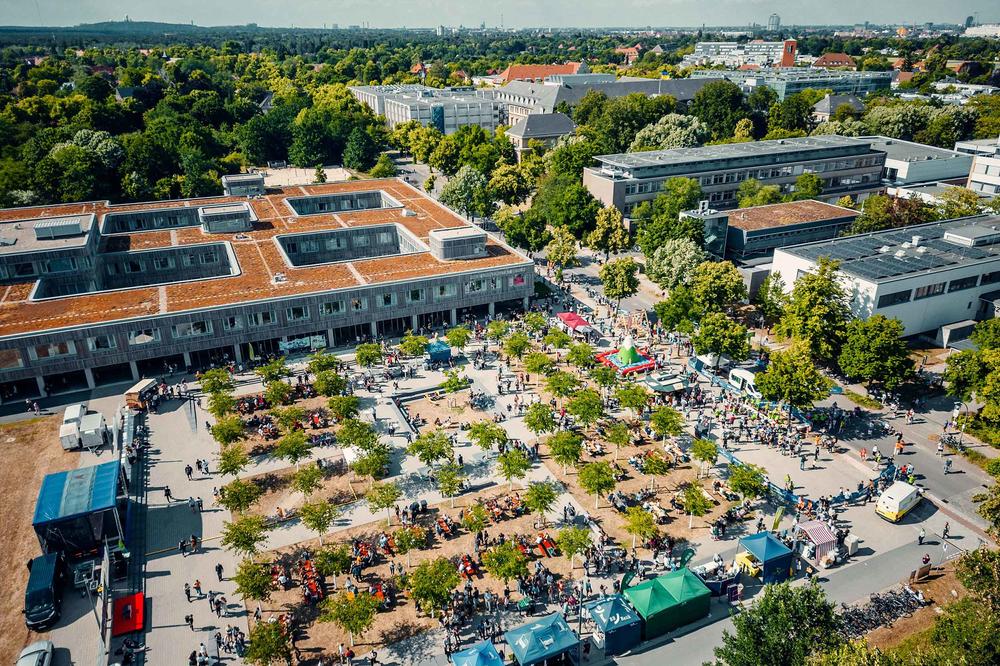 Exzellenter Treffpunkt: Der Campus der Freien Universität, hier beim Sommerfest und Campus Run 2022.