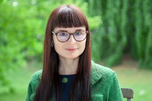 Carmen Schmechel ist Medizin- und Wissenschaftshistorikerin und forscht am Institut für Philosophie zu chemischen und medizinischen Theorien der Frühen Neuzeit.