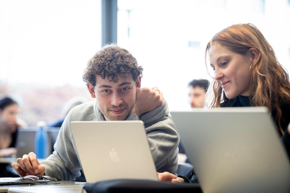 Wissen darüber, was gute wissenschaftliche Praxis ist, ist von Beginn des Studiums an wichtig.