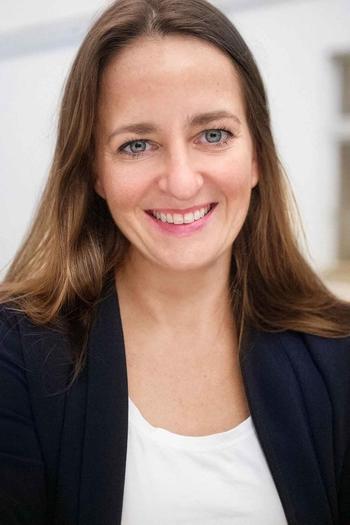 Claudia Calvano ist Professorin für Klinische Kinder- und Jugendpsychologie und -psychotherapie.