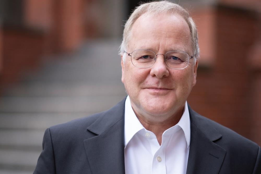 Georg Essen ist Professor für Systematische Theologie am Zentralinstitut für Katholische The-ologie der Humboldt-Universität zu Berlin.