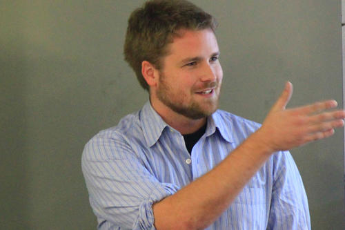 Robert Greve hat ein Lehramtsstudium absolviert und ist mit dem Unternehmen "Studenten machen Schule" erfolgreich auf dem Markt.