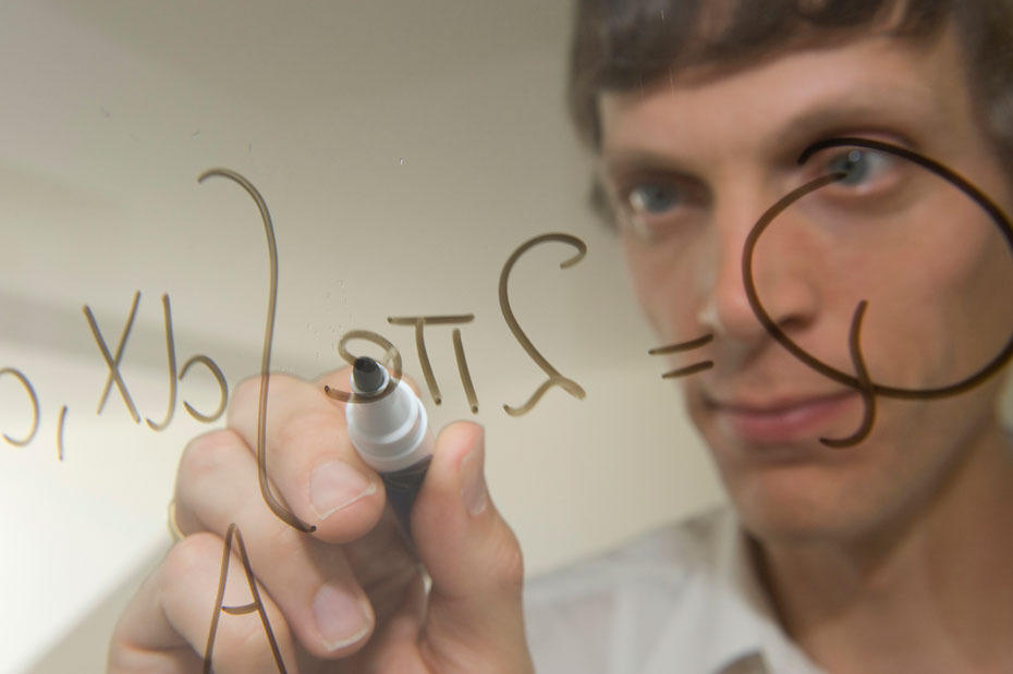 Klartext für die Wissenschaft: Für den Klaus-Tschira-Preis sind allgemein verständliche Erklärungen gefragt.