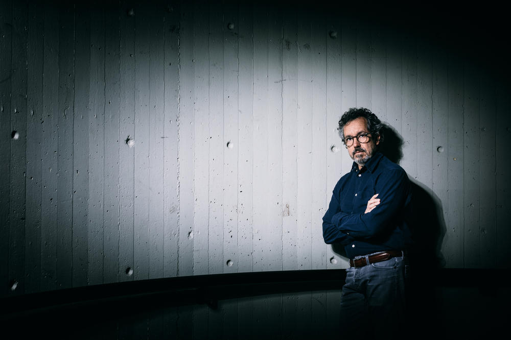 Der Schriftsteller Bernardo Carvalho gibt in diesem Wintersemester ein Seminar darüber, wie Literatur Identitätskonzepte herausfordern kann.