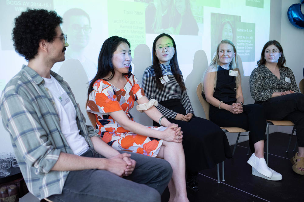 Podiumsdiskussion mit BCGS-Alumni: Metin A. Turgut, Katharine S. Lin, Qingyang Freya Zhou, Naomi R. Marne und Tiana Stute.