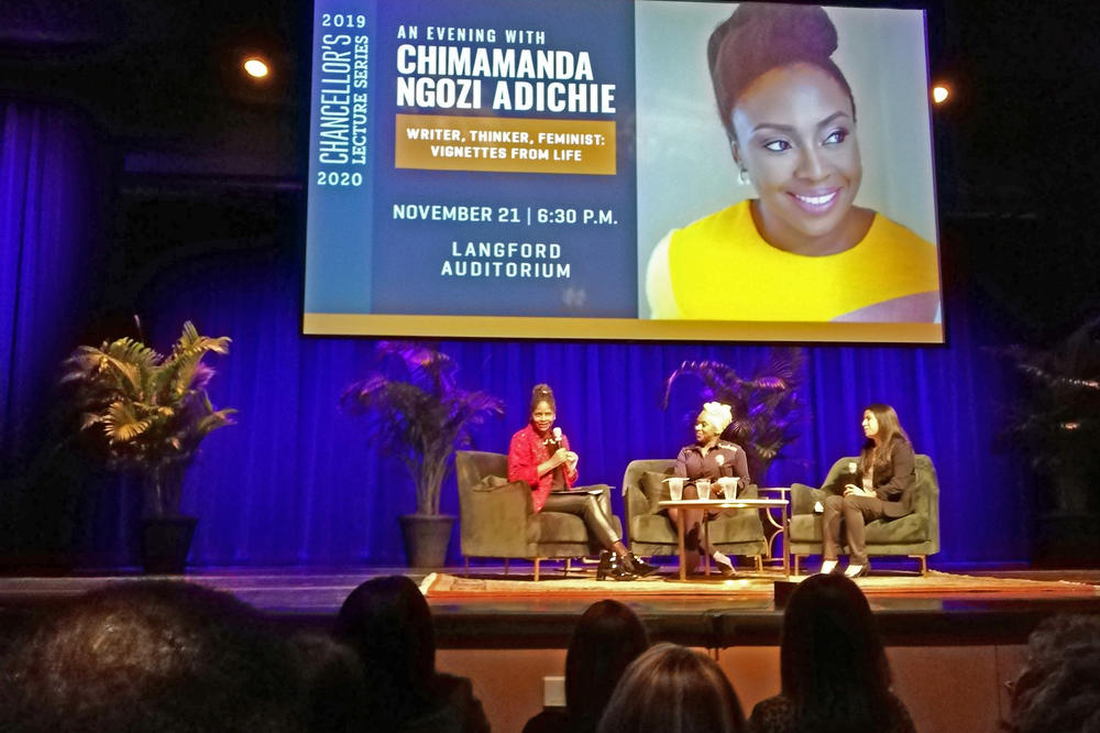 Die nigerianische Schriftstellerin Chimamanda Ngozi Adichie hielt an der Universität einen Vortrag.