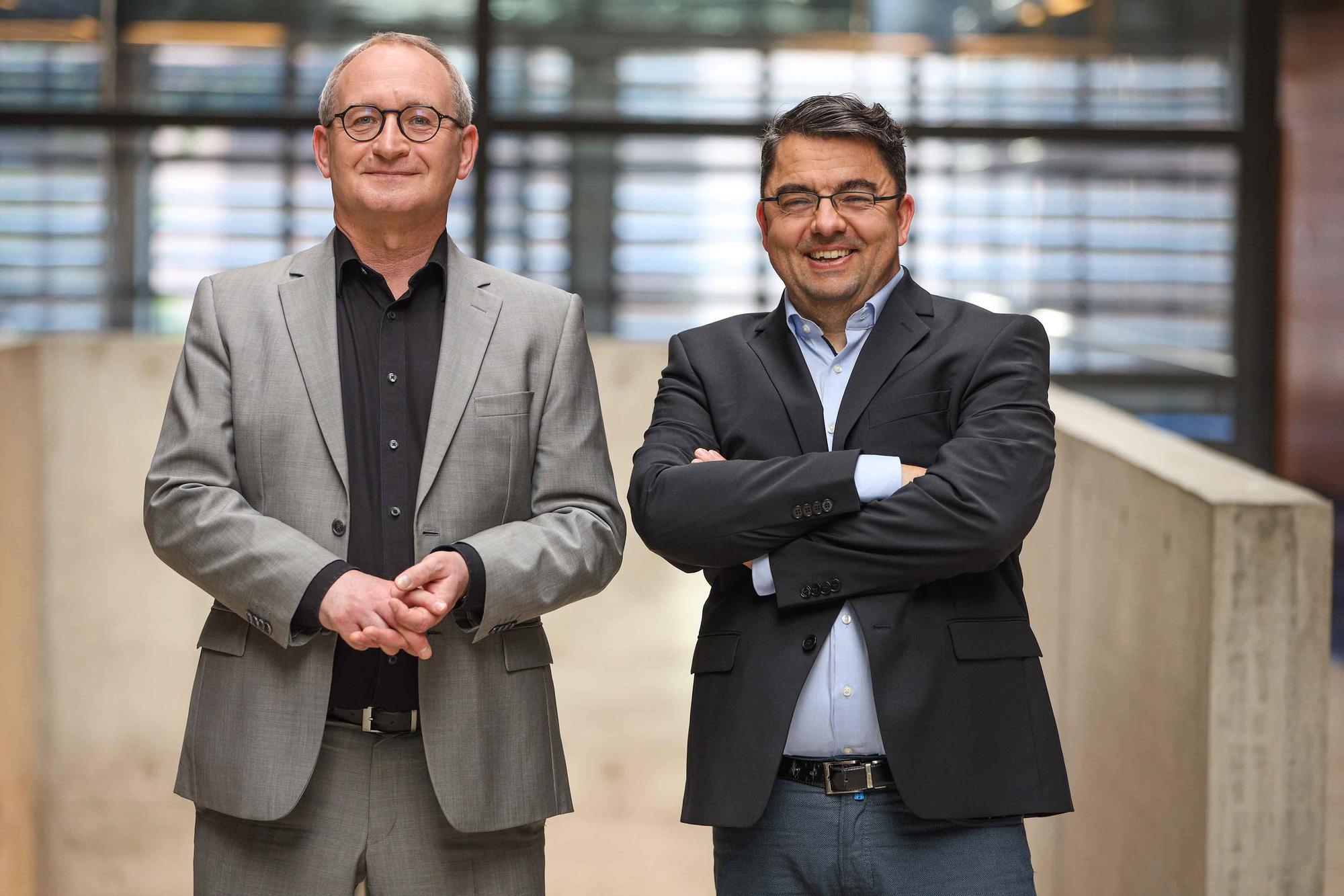 Politik trifft Medien trifft Wissenschaft: Erhard Scherfer (l.) und Thorsten Faas vom Podcast „unter 3“.