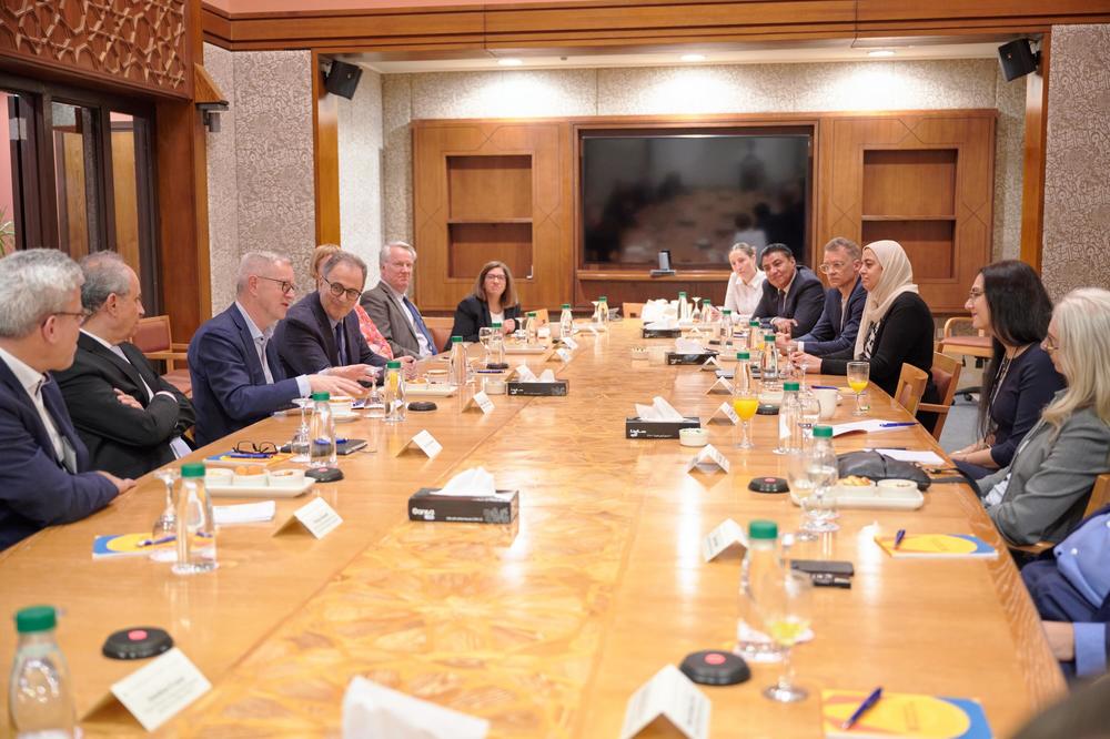 Zu Gast an der American University in Cairo: Uni-Präsident Ahmed Dallal (vierter von links) empfängt die FU-Delegation