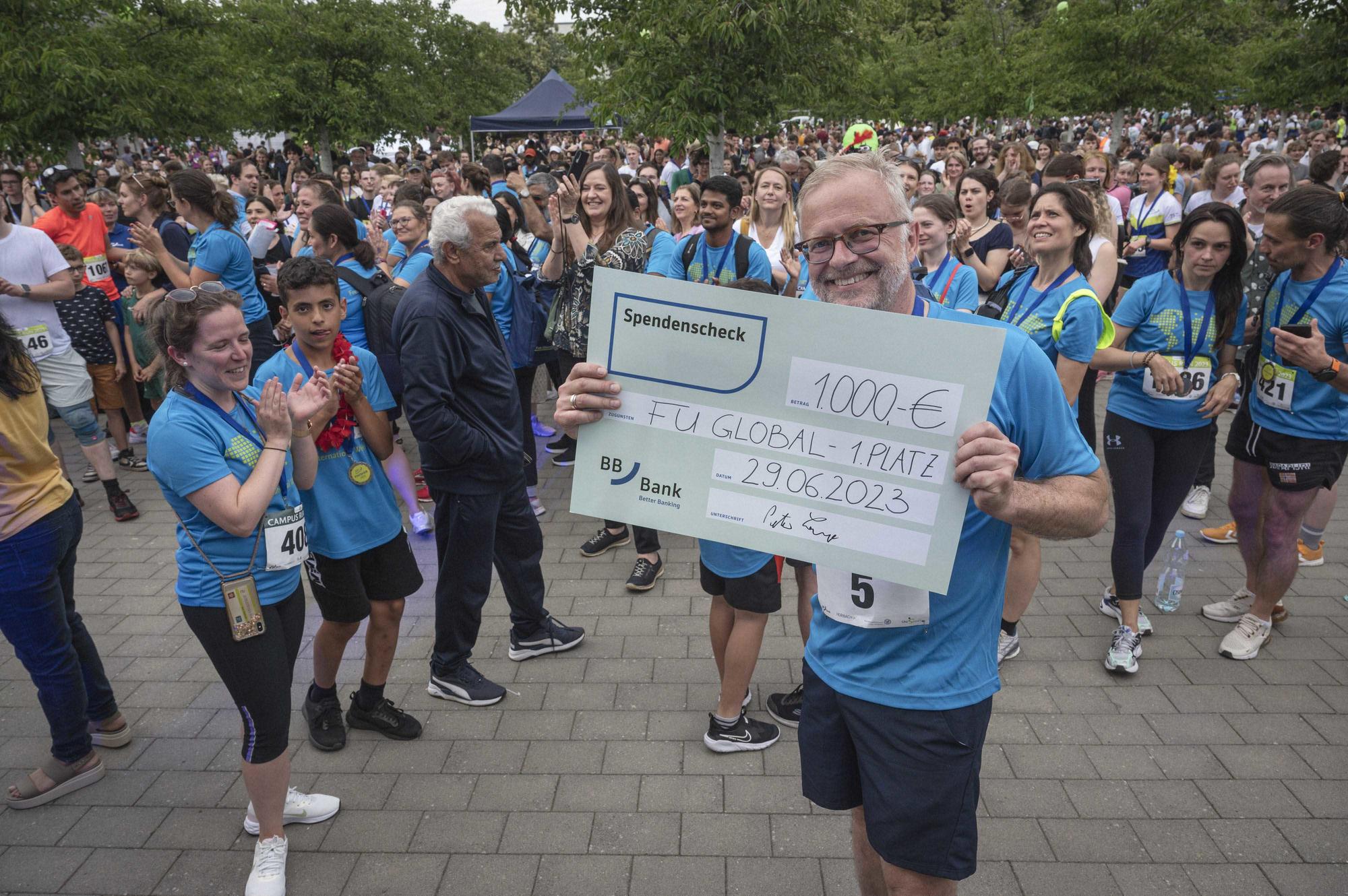 Team Global returned this year to take the prize for the biggest team, joined by runners who had taken part in International Week and Staff Training Week. Front and center: Dr. Herbert Grieshop, director of the Division of International Affairs.