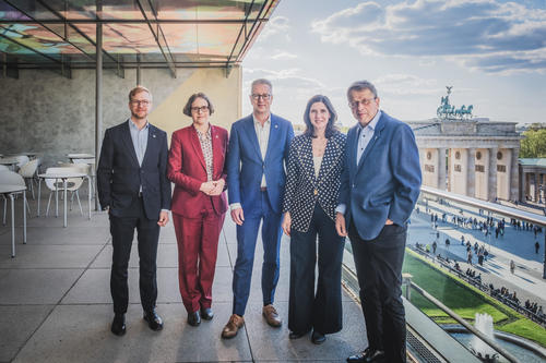 The Board of Directors of the Berlin University Alliance with Professor Günter M. Ziegler (center) and the new BUA spokesperson, Professor Heyo K. Kroemer of Charité (far right).