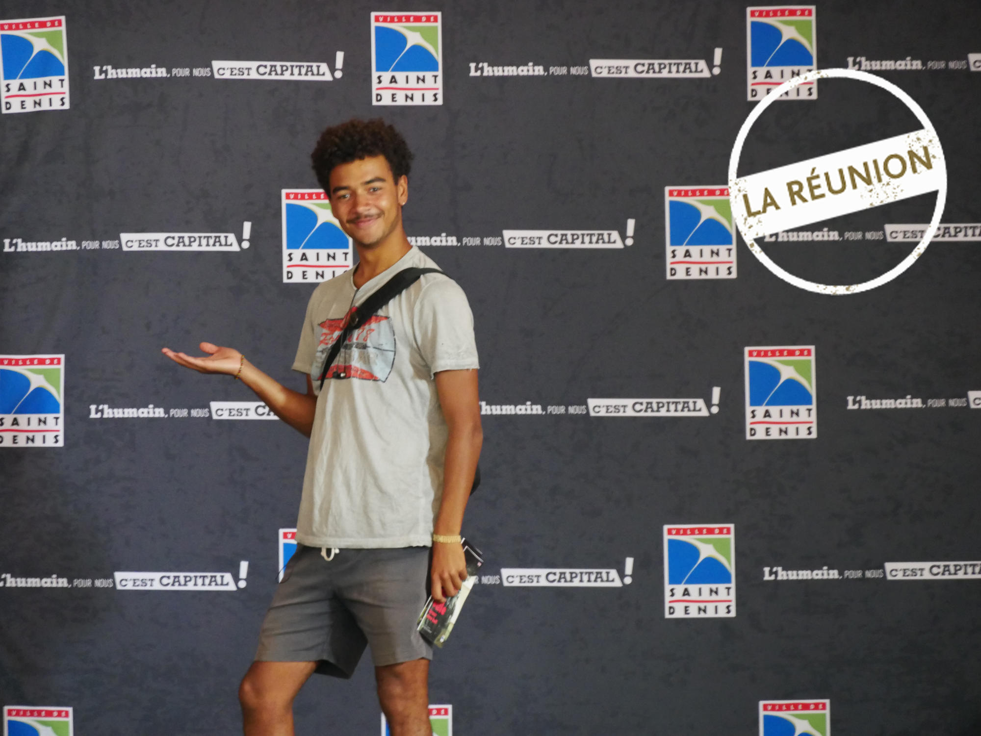 L’humain, pour nous, c’est capital: People are important on Reunion Island – according to an advertising campaign in Saint-Denis.