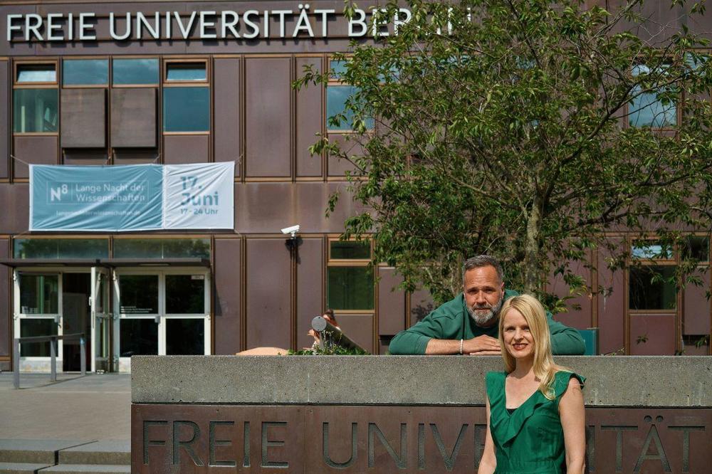 Christian Ludwig and Michaela Sambanis conduct research on teaching English as a foreign language at the Institute for English Language and Literature at Freie Universität Berlin.