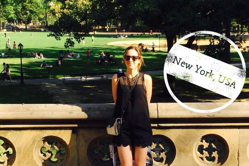 Summery weather in New York: Luise Müller in Central Park. Fall has arrived there by now, too.