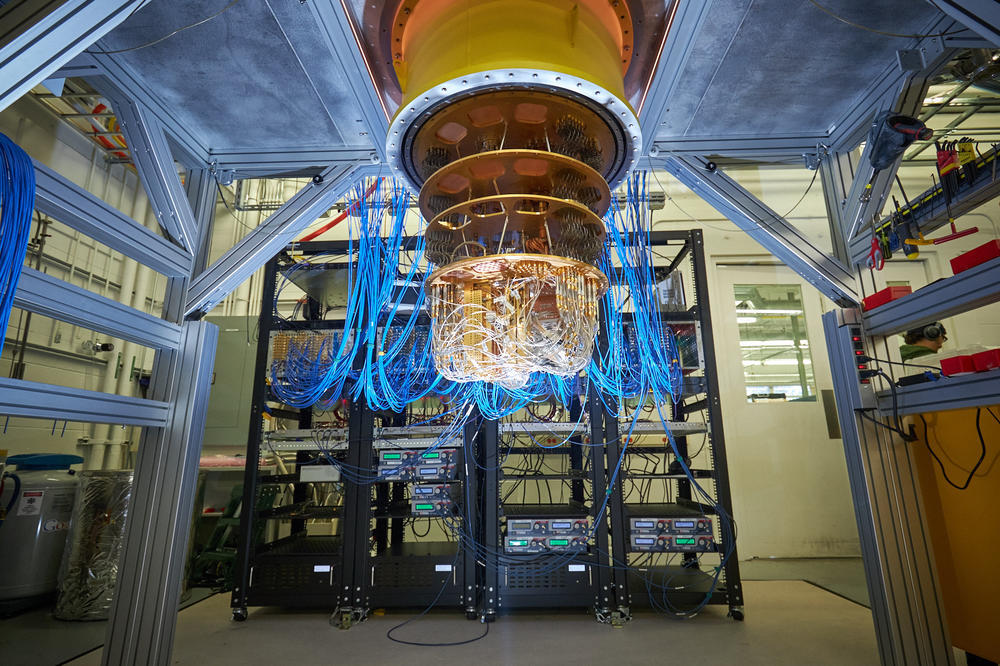 An international team of researchers led by Freie Universität quantum physics professor Jens Eisert is looking into how to make the quantum computers of the future more robust.