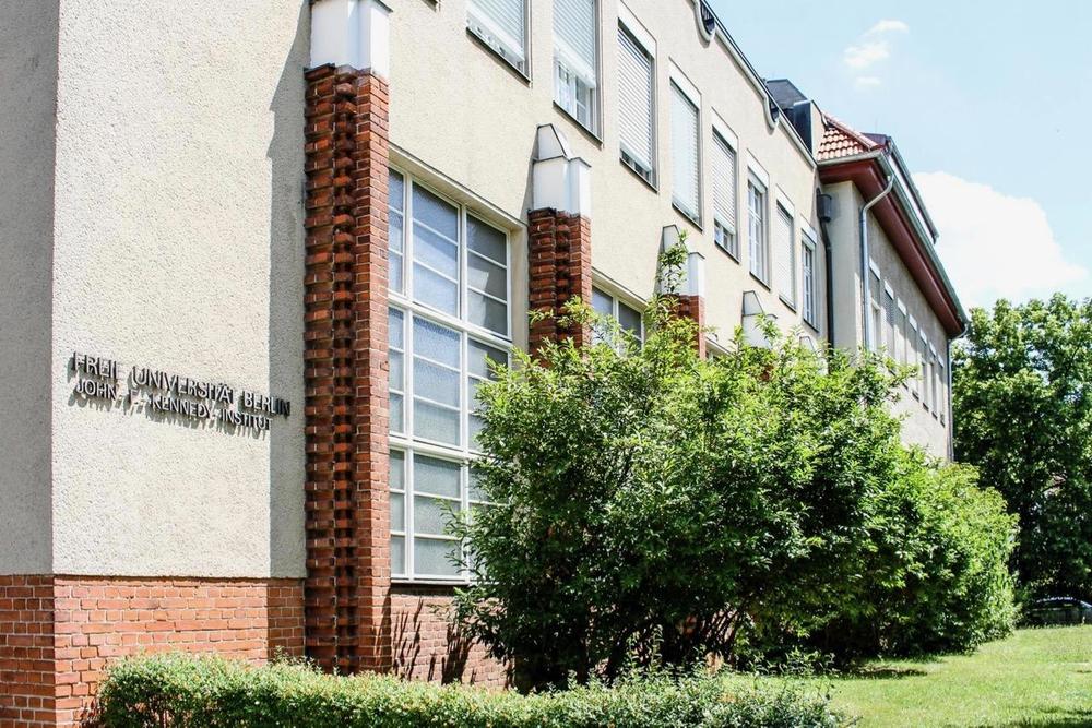 The John F. Kennedy Institute for North American Studies will commemorate its founding father and his social critique – which remains highly relevant to this day – with the Ernst Fraenkel Lectures.