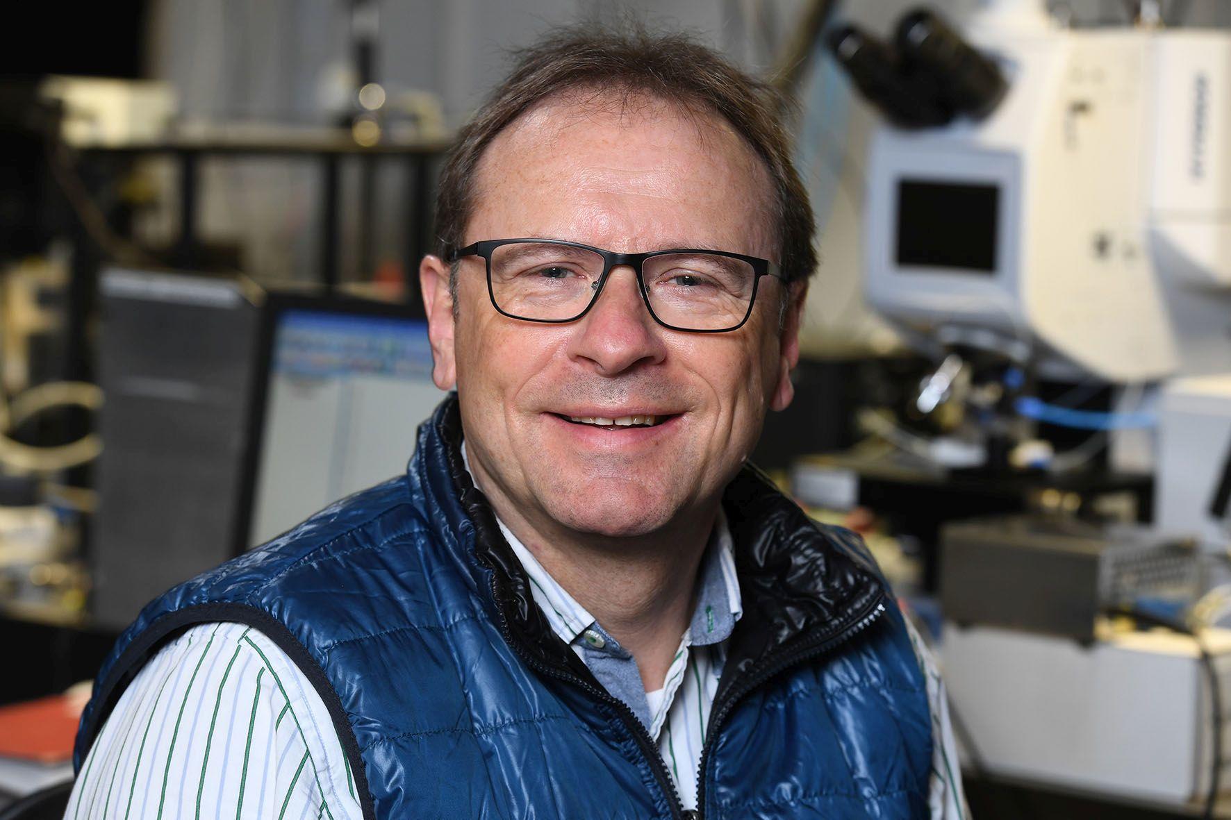 Ausgezeichnet für seine Forschung zur biologischen Energieumwandlung: Der FU-Biophysiker Joachim Heberle erhielt die Peter Mitchell Medaille 2026.