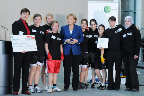 Heather Cameron (links) ist Juniorprofessorin für Integrationspädagogik am Fachbereich Erziehungswissenschaft und Psychologie der Freien Universität und Professorin an der University of the Wester Cape, Südafrika.