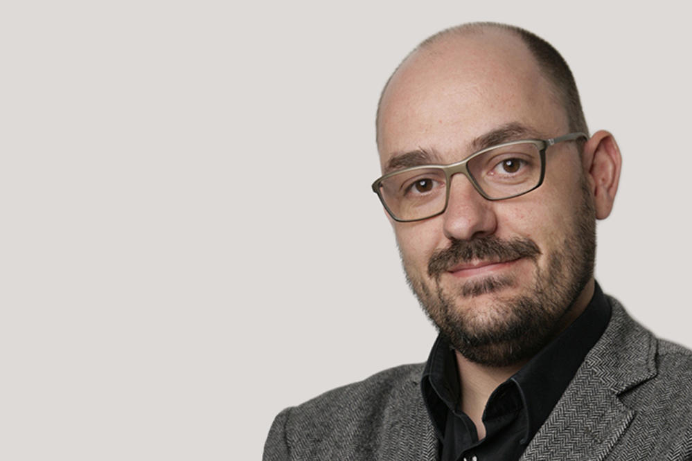 Lars Gerhold leitet die AG Interdisziplinäre Sicherheitsforschung und ist Projektleiter des Forschungsforums Öffentliche Sicherheit.