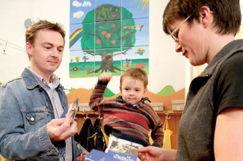 Wichtig für den Erfolg des Projektes Papilio ist die Zusammenarbeit von Eltern und Erzieherinnen.