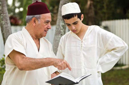 Der Koran war für mehr als 20 Jahre ein Kommunikationsprozess, bevor er als Text fixiert, und noch später auch kanonisiert wurde.