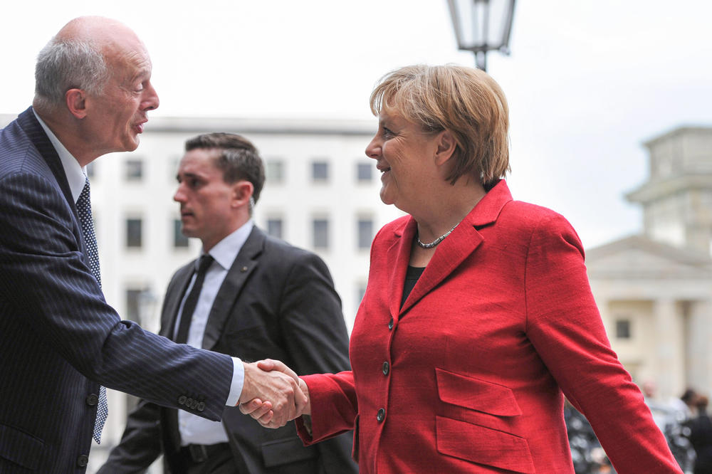 „Bleiben Sie hartnäckig“, rief Bundeskanzlerin Angela Merkel der Wissenschaft in Berlin beim Internationalen Symposium des Wissenschaftlichen Beirats der Bundesregierung Globale Umweltveränderungen zu.