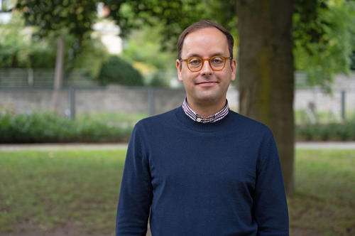 Steffen Heinrich ist Professor am Ostasiatischen Seminar/Japanologie für die Politik und Wirtschaft Japans.