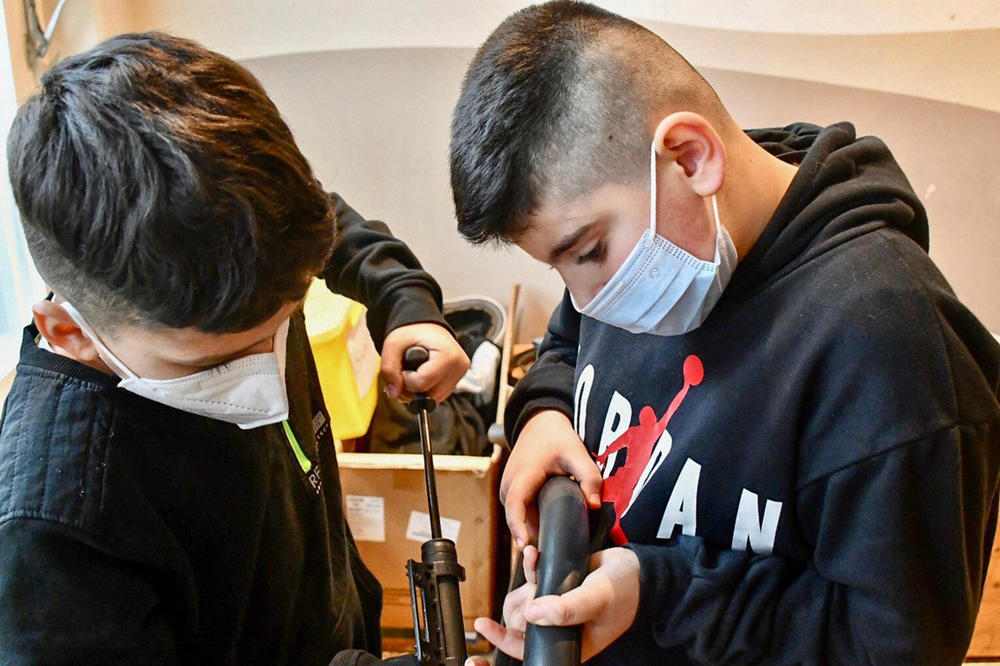 Fahrradwerkstatt: Gemeinsam etwas zu reparieren, stärkt das Selbstbewusstsein.