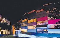 Futuristisch beleuchtet: die Philologische Bibliothek der Freien Universität.