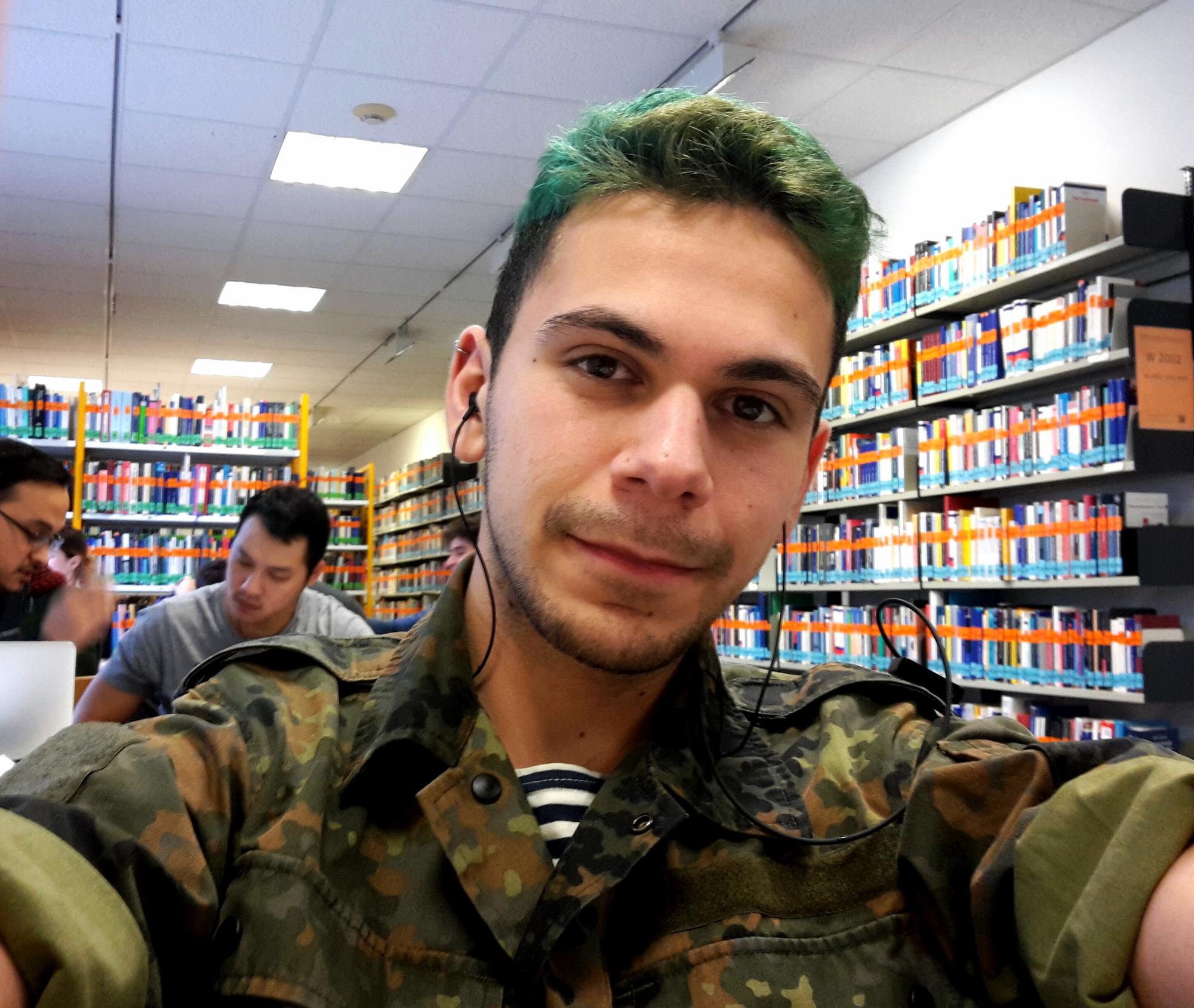 Arturo Jose Maximiliano Bertoglia Fuentes fokussierte sich während seines Studiums auf die Bereiche der Wirtschaftsinformatik, Ökonometrie und Unternehmenskooperation.