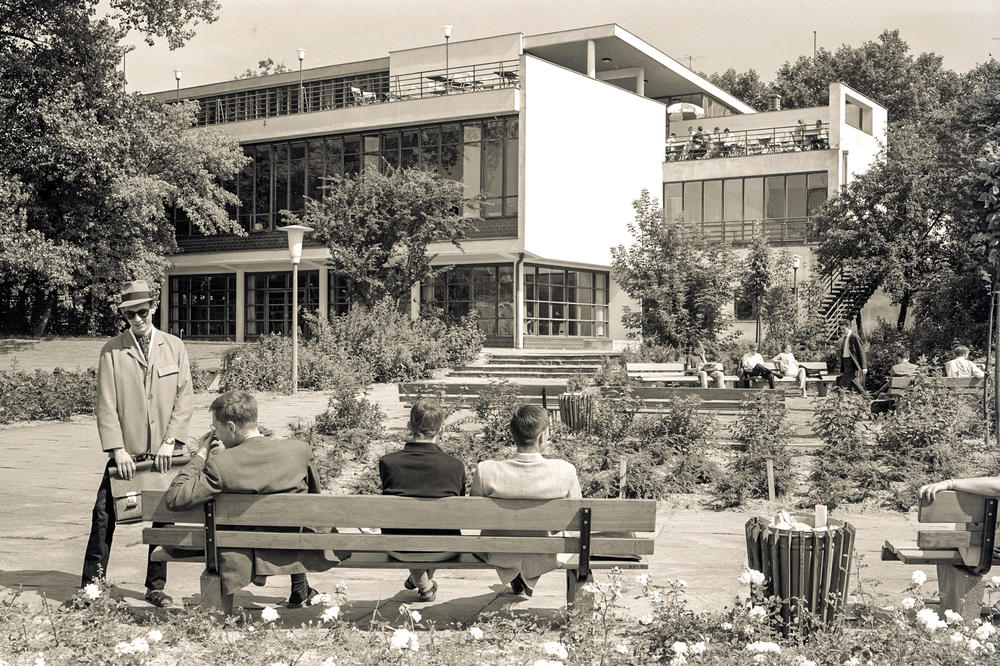 Nach wie vor ein beliebter Treffpunkt auf dem Campus, die Mensa I der Freien Universität.