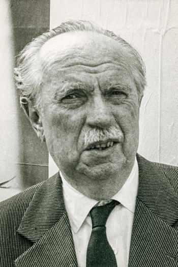 Fritz Eberhard, von 1961 bis 1968 Honorarprofessor am Institut für Publizistik- und Kommunikationswissenschaften der Freien Universität, gehörte 1949 als Mitglied des Parlamentarischen Rates zu den Vätern des Grundgesetzes.