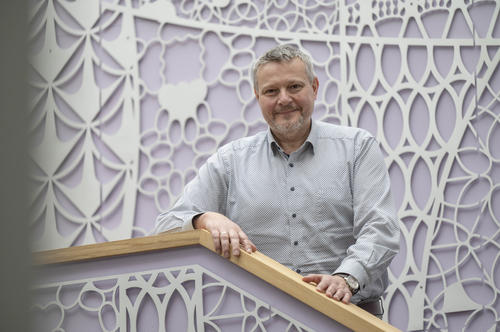 Dr. Uwe Rösler, Professor für Tierhygiene und Infektiologie und Dekan des Fachbereichs Veterinärmedizin: „Uns interessiert, wie sich Nutztiere mit Krankheiten infizieren.“