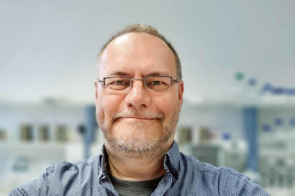 Dr. Matthias Rillig, Professor für Ökologie der Pflanzen, untersucht, wie Böden auf eine Vielzahl von Stressfaktoren reagieren.