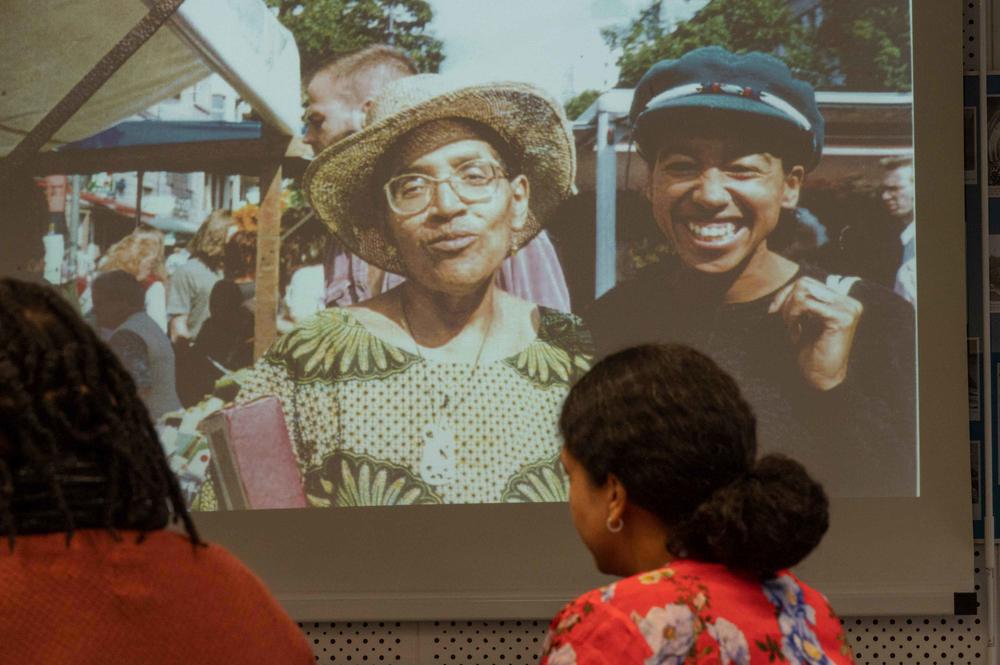 Die afroamerikanischen beziehungsweise afrodeutschen Lyrikerinnen und Aktivistinnen Audre Lorde und May Ayim lernten sich Mitte der 1980er-Jahre an der Freien Universität kennen und schätzen. Lordes Nachlass liegt seit 2023 im dortigen Archiv.