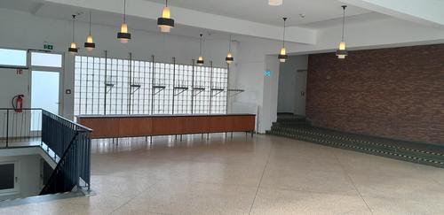 Garderobenfoyer Thiel67 Treppe zum WC